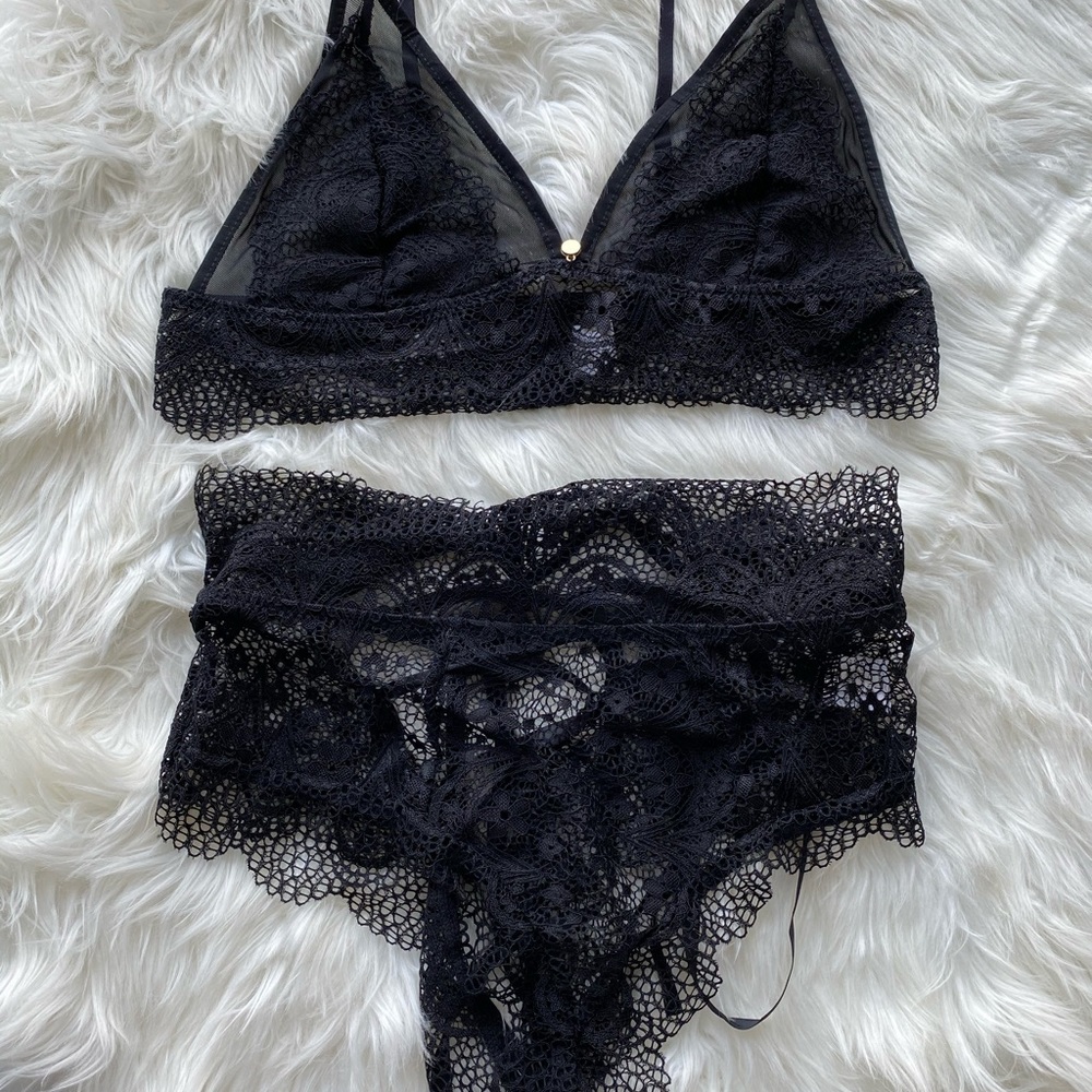 Lingerie Set - Picture 5 of 10